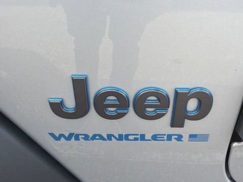 Used 2023 Jeep Wrangler Unlimited Rubicon 4xe AWD/4WD image 26