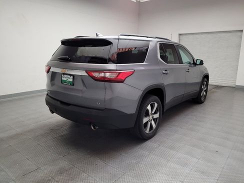 Used 2019 Chevrolet Traverse LT w/ LT Premium Package FWD image 9