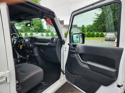 Used 2017 Jeep Wrangler Unlimited Sport w/ Quick Order Package 24S AWD/4WD image 36