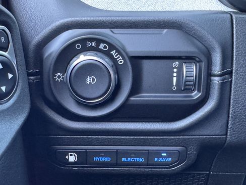 Used 2025 Jeep Wrangler Unlimited Sahara w/ Safety Group AWD/4WD image 30