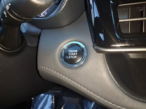 Certified 2023 Toyota Highlander L image 19