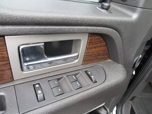 Used 2014 Ford F150 Lariat w/ Lariat Chrome Package AWD/4WD image 19