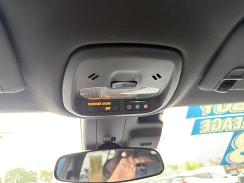Used 2024 Chevrolet Trax RS FWD image 34