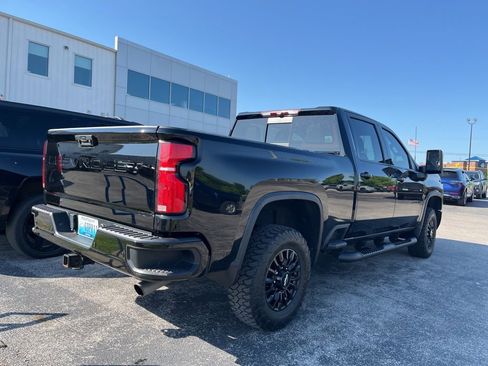 Used 2024 Chevrolet Silverado 2500 LTZ w/ LTZ Plus Package AWD/4WD image 3