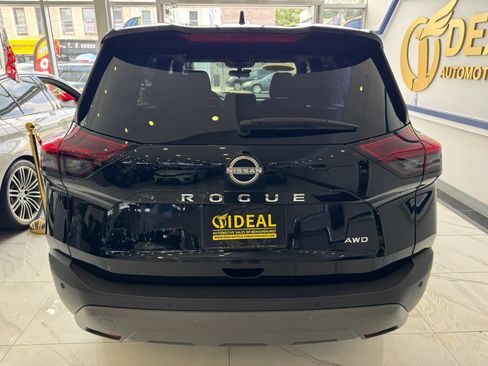 Used 2023 Nissan Rogue S AWD/4WD image 5