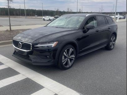 Used 2025 Volvo V60 B5 Cross Country Plus