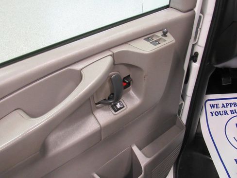 Used 2015 Chevrolet Express 3500 image 35