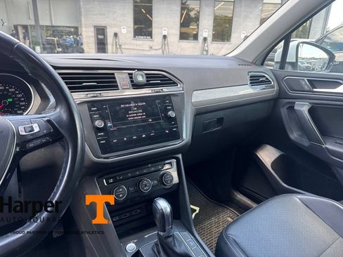 Used 2018 Volkswagen Tiguan SE w/ Panoramic Sunroof Package AWD/4WD image 15