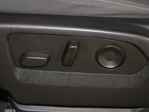 Used 2022 GMC Sierra 1500 SLE image 18