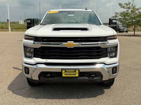 Used 2025 Chevrolet Silverado 2500 LT w/ Convenience Package AWD/4WD image 2