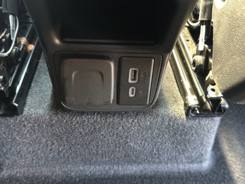 Used 2025 Chevrolet TrailBlazer RS w/ Convenience Package FWD image 27