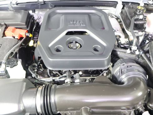 Used 2024 Jeep Wrangler Unlimited AWD/4WD image 17