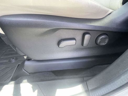 Used 2024 Subaru Ascent Limited w/ Technology Package AWD/4WD image 17