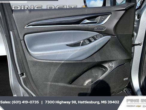 Used 2023 Buick Enclave Premium w/ Experience Buick Package FWD image 17