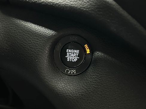 Used 2020 Jeep Cherokee Trailhawk image 14