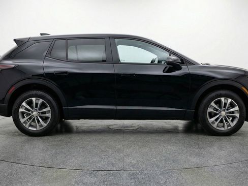 Used 2025 Chevrolet Equinox LT FWD image 11