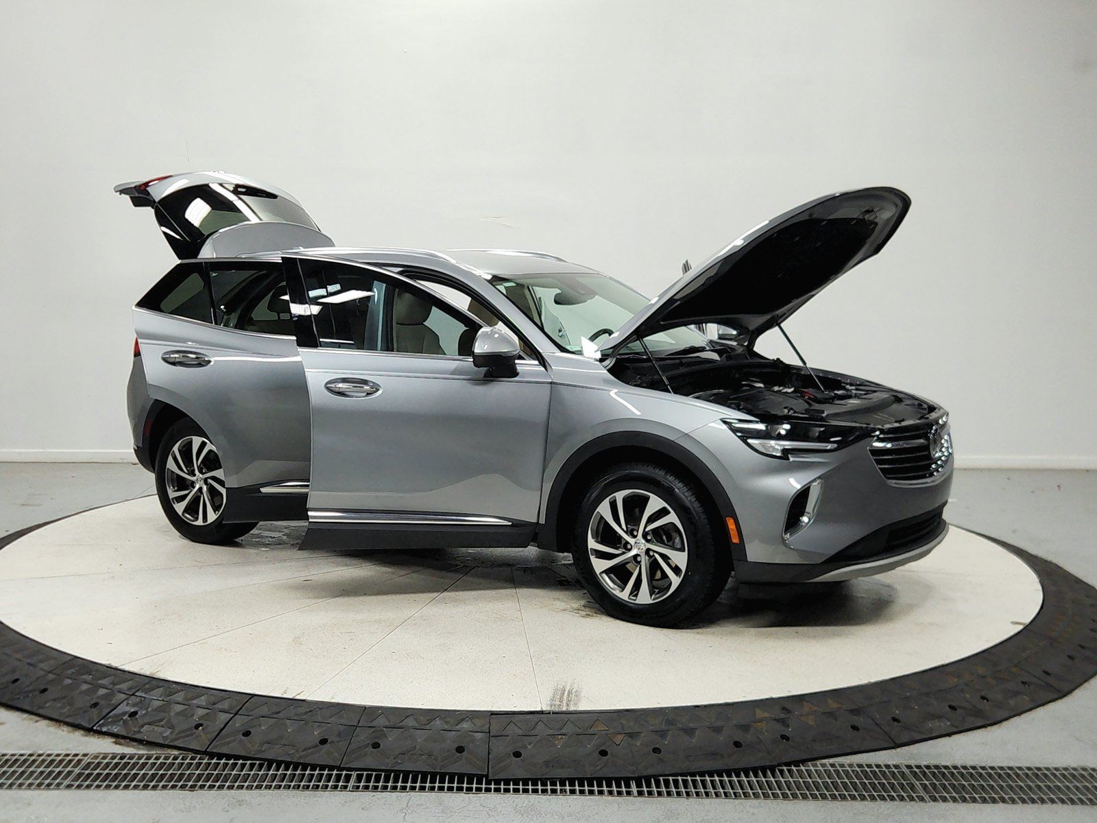 Used 2023 Buick Envision Essence w/ Technology Package I FWD image 10