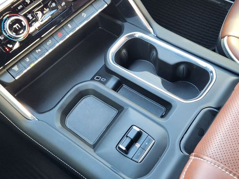 Certified 2025 GMC Sierra 2500 Denali Ultimate image 21