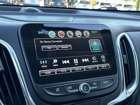Used 2018 Chevrolet Equinox Premier FWD image 17