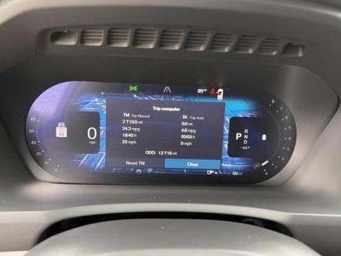 Used 2025 Volvo XC90 B5 Core AWD/4WD image 17