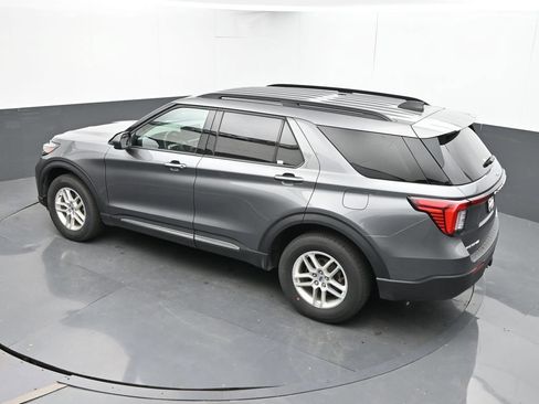 Used 2025 Ford Explorer Active AWD/4WD image 37