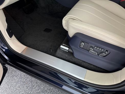 New 2025 Bentley Bentayga image 15