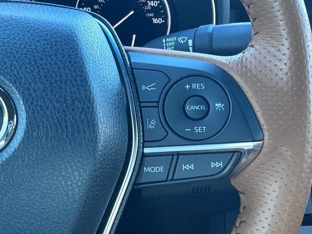 Used 2019 Toyota Avalon Limited w/ Advanced Safety Package FWD image 10