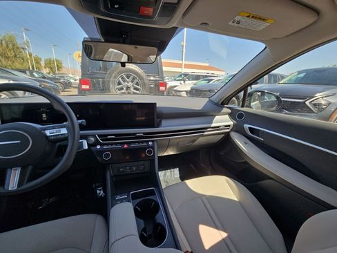 Used 2025 Hyundai Sonata SEL FWD image 23