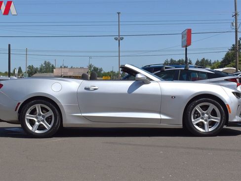 Used 2018 Chevrolet Camaro LT image 11