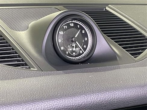 Used 2024 Porsche Macan image 28