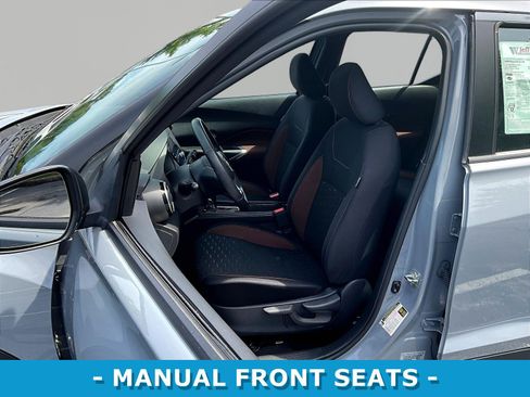 Used 2022 Nissan Kicks SR w/ Interior Electronics Package FWD image 21