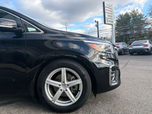 Used 2021 Kia Sedona EX w/ EX Premium Package image 6