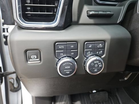 Used 2025 GMC Sierra 2500 Denali Ultimate AWD/4WD image 17