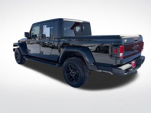Used 2022 Jeep Gladiator Sport AWD/4WD image 4