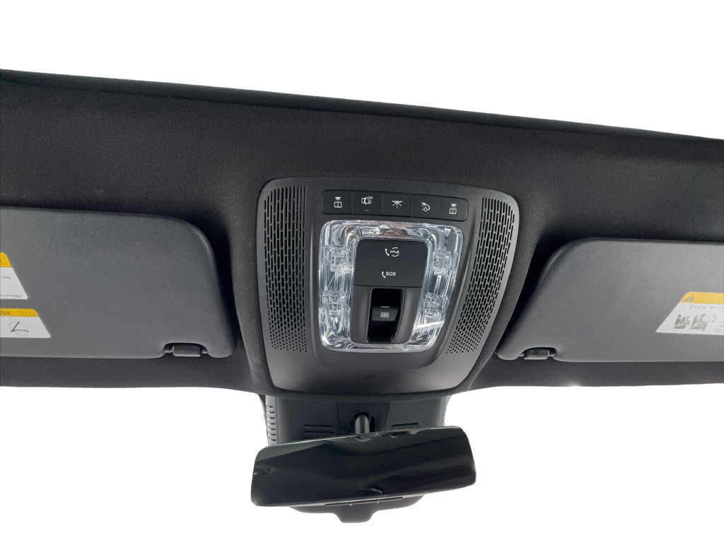 Used 2025 Mercedes-Benz GLB 250 4MATIC image 44