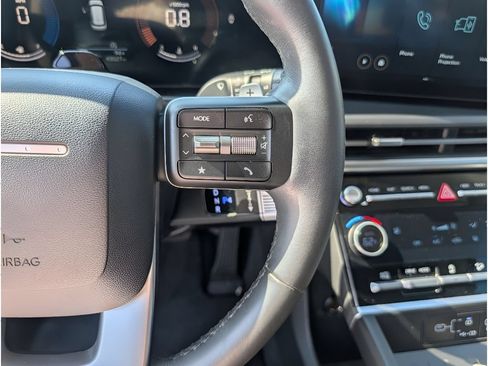 Used 2025 Hyundai Santa Fe SEL FWD image 19
