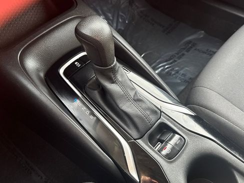 Used 2021 Toyota Corolla LE image 24