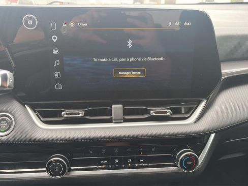 Used 2025 Chevrolet Equinox LT AWD/4WD image 23