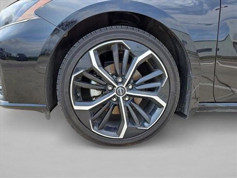 Used 2024 Nissan Altima 2.5 SR w/ SR Premium Package image 23