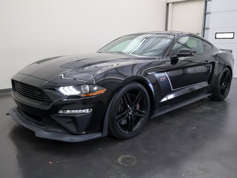 Used 2018 Ford Mustang GT Premium w/ GT Performance Package RWD image 7