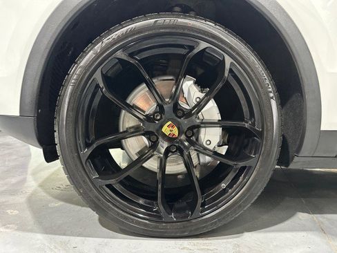 Used 2019 Porsche Cayenne AWD/4WD image 8
