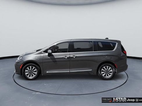 Used 2023 Chrysler Pacifica Limited FWD image 8