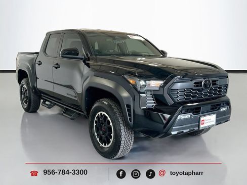 Used 2025 Toyota Tacoma TRD Off-Road AWD/4WD image 3