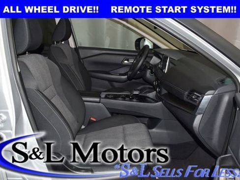 Used 2025 Nissan Rogue SV AWD/4WD image 29