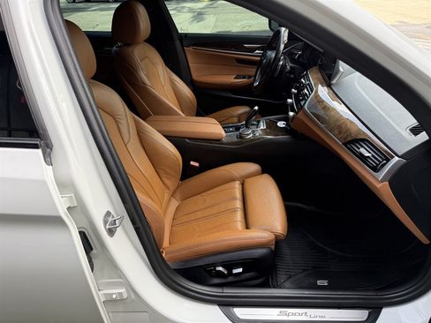 Used 2019 BMW 540i w/ Convenience Package RWD image 12