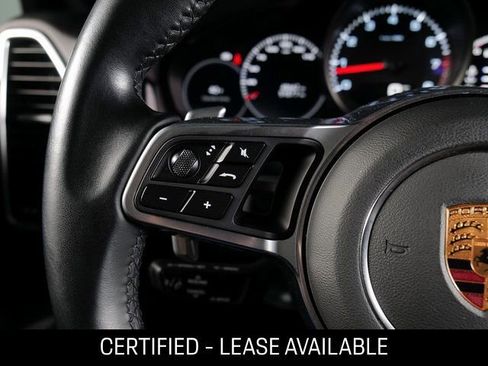 Used 2022 Porsche Cayenne Coupe image 22