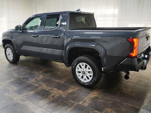 Used 2025 Toyota Tacoma SR image 7