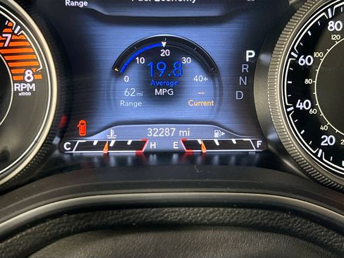 Used 2022 Jeep Cherokee Limited AWD/4WD image 12
