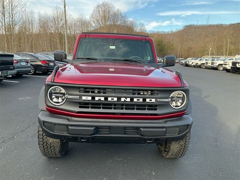 New 2025 Ford Bronco 4-Door w/ Sasquatch Package image 2
