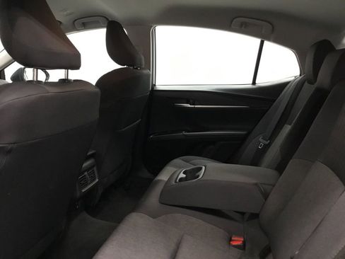 Used 2025 Toyota Camry SE FWD image 10